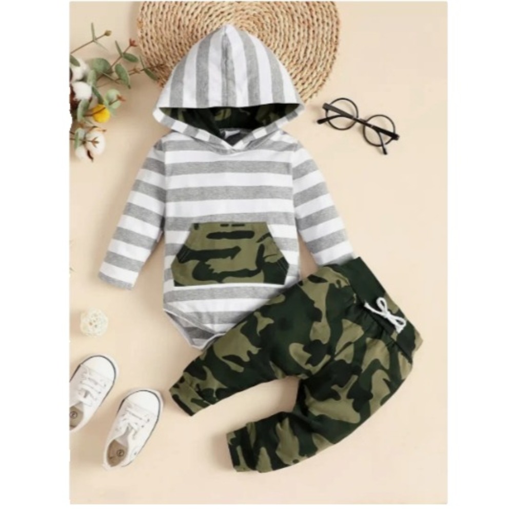 New! Infant boy's White gray camo HOODED ROMPER & PANTS SET Size 9-12m